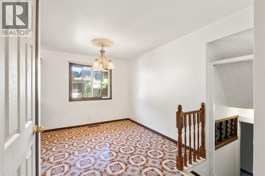 2880 ST. CLAIR AVENUE - 10