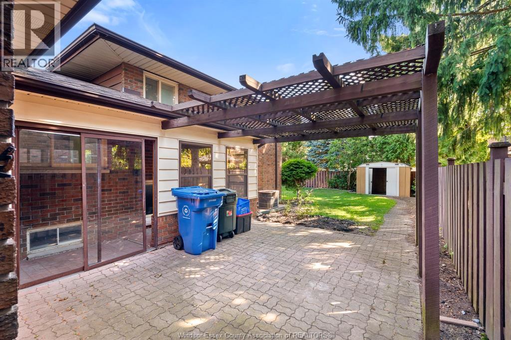2880 ST. CLAIR AVENUE - Image 40