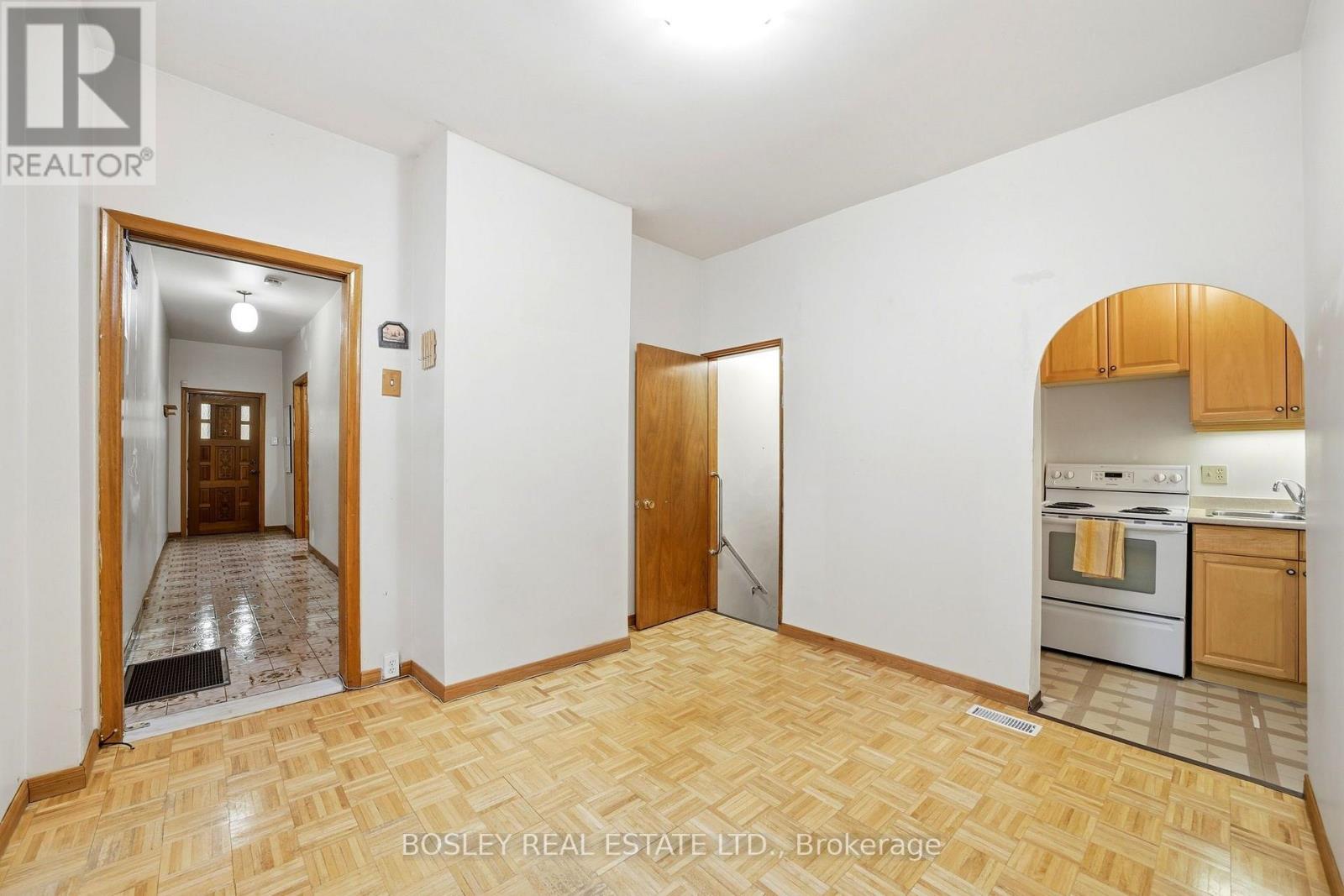 44 Conway Avenue, Toronto, ON photo 13