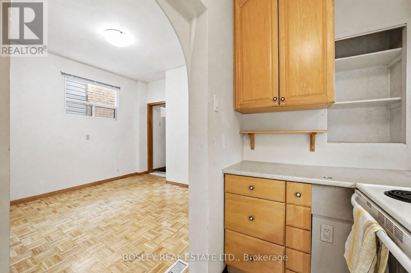 44 Conway Avenue, Toronto, ON photo 17