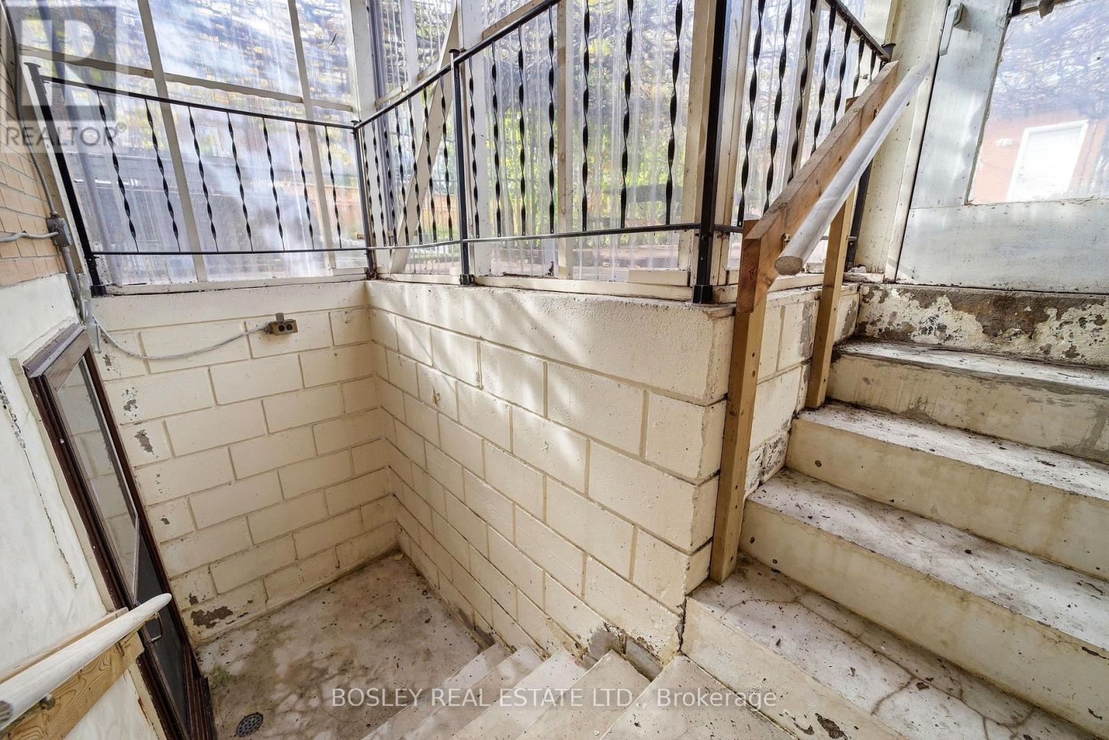 44 CONWAY AVENUE - 25