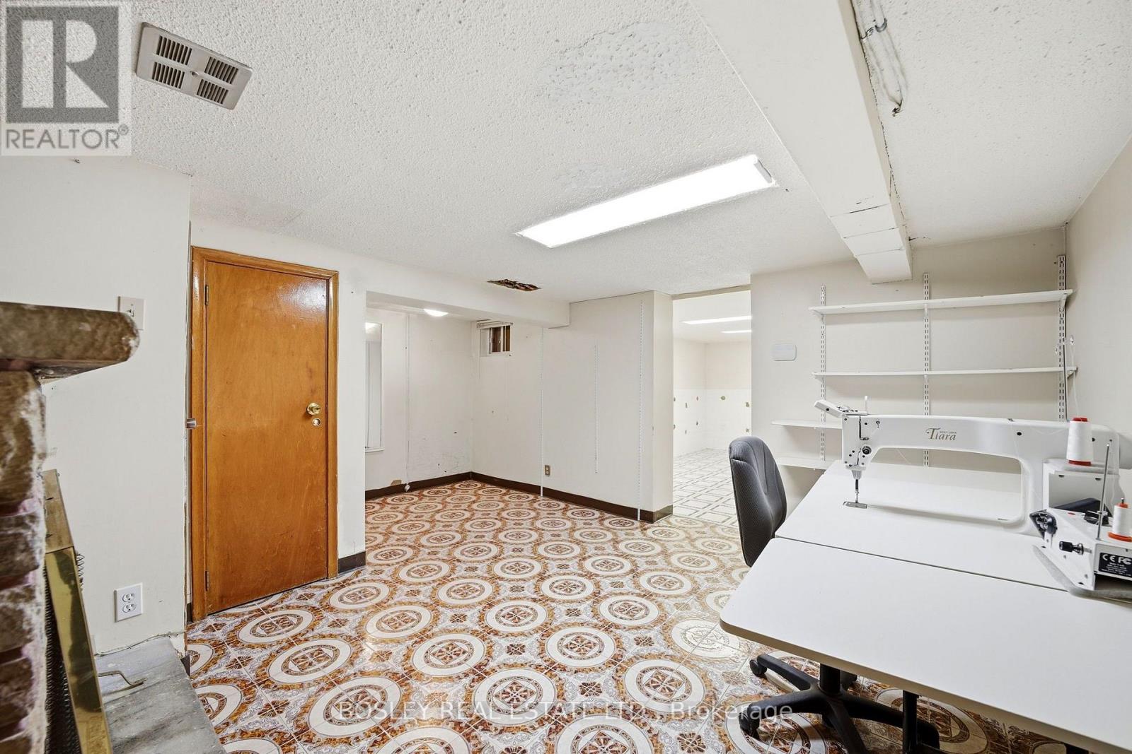 44 CONWAY AVENUE - 26
