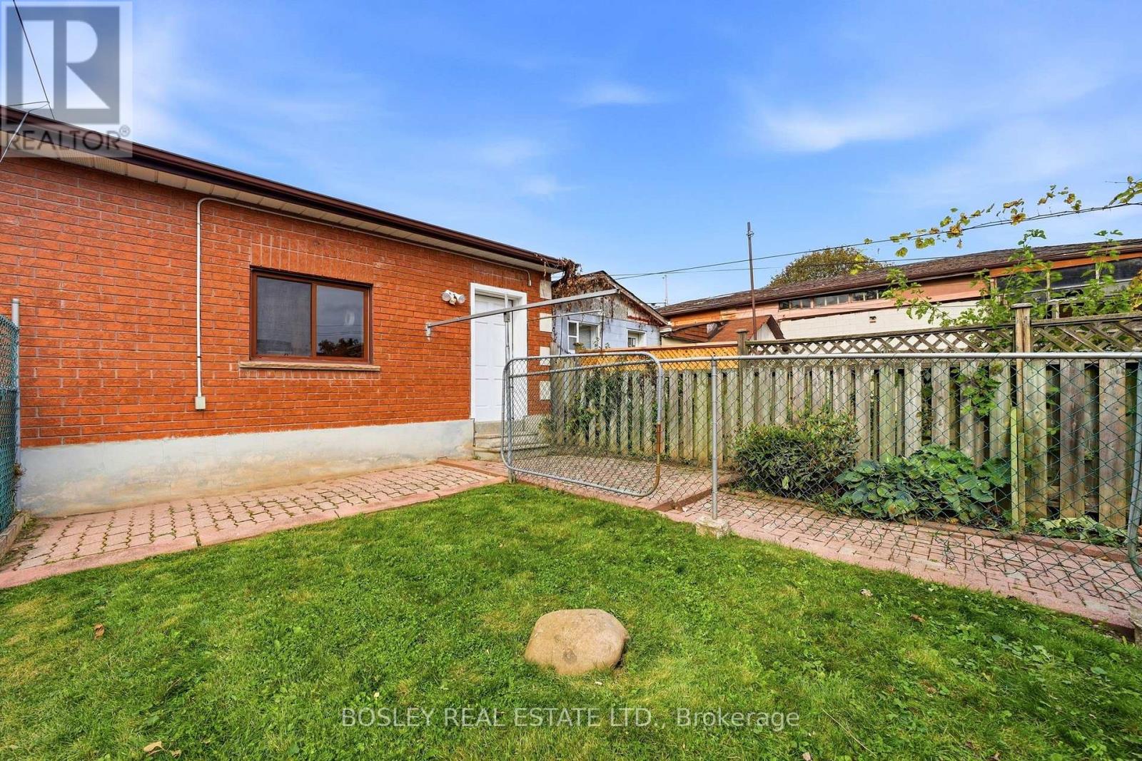 44 Conway Avenue, Toronto, ON photo 38