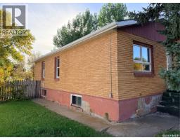 438 3rd Street, Estevan, SK S4A0P2 Photo 40