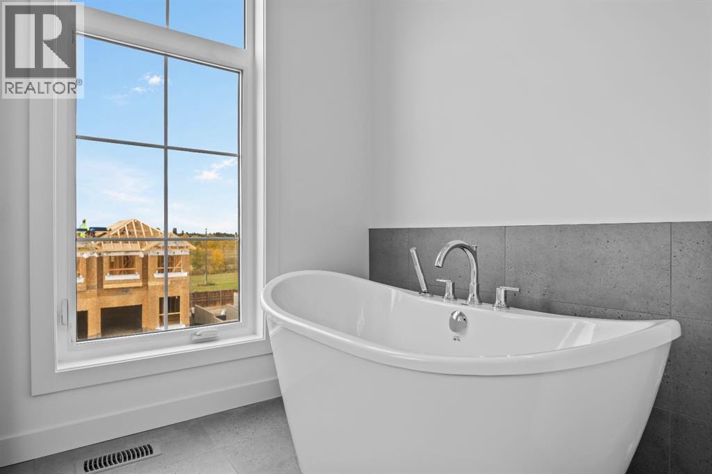 116 Greenwich Drive NW - Image 33