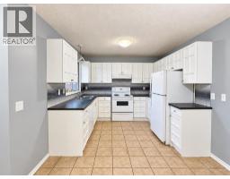 3, 1702 35 Street Se, Calgary, AB T2A1B5 Photo 8