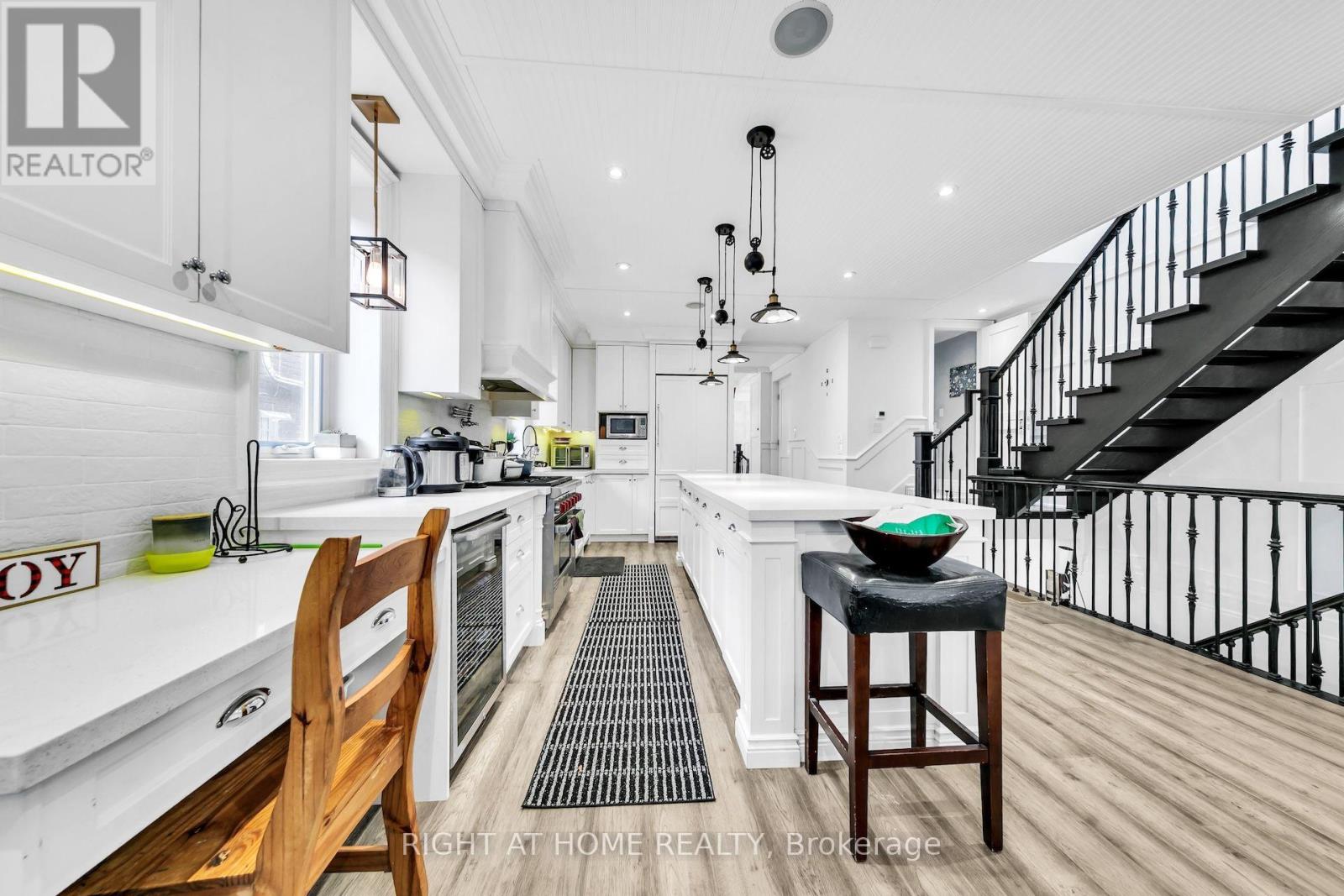 185 Soudan Avenue, Toronto, ON photo 6