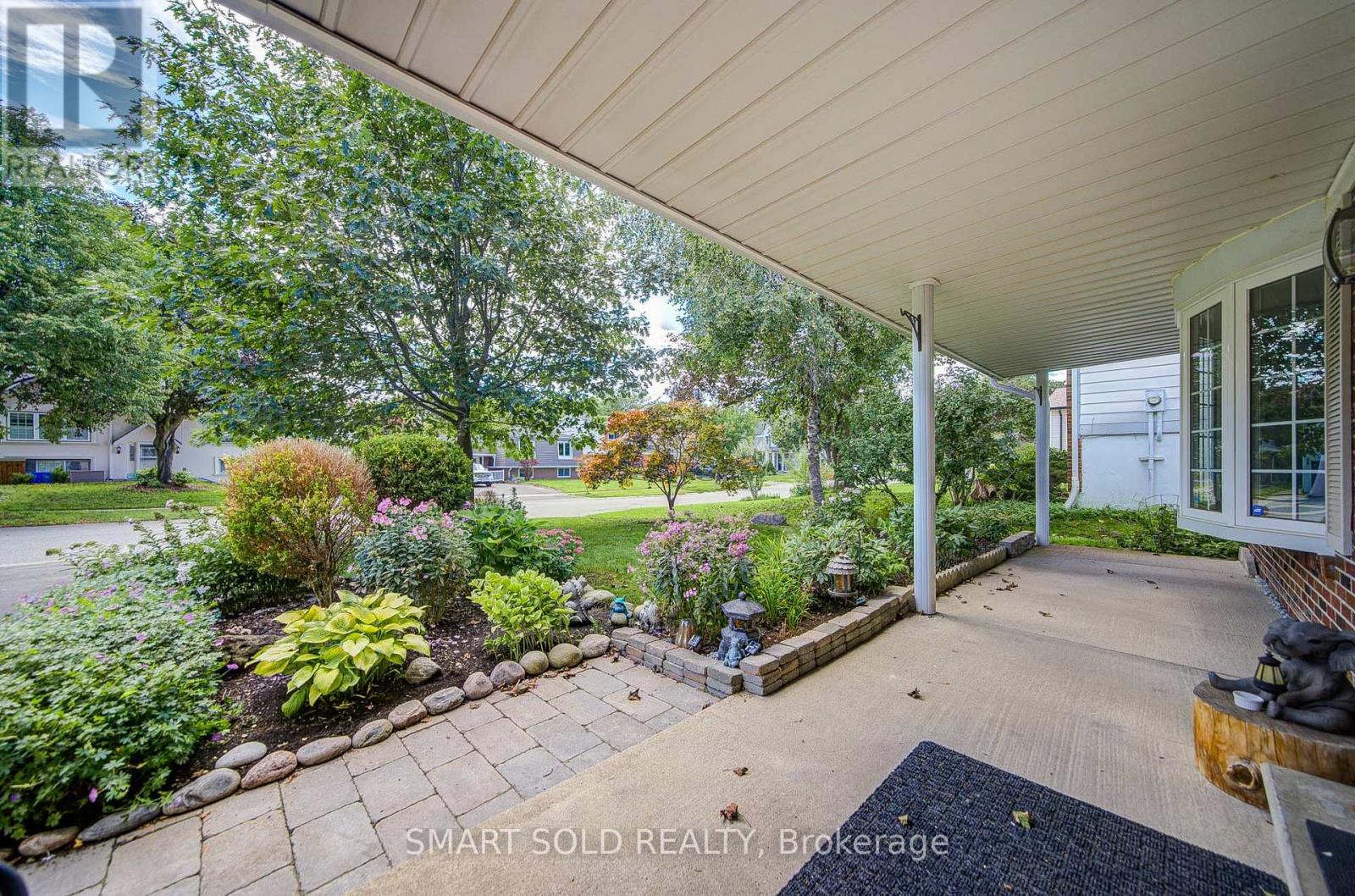 24 HAMILTON HALL DRIVE - 4