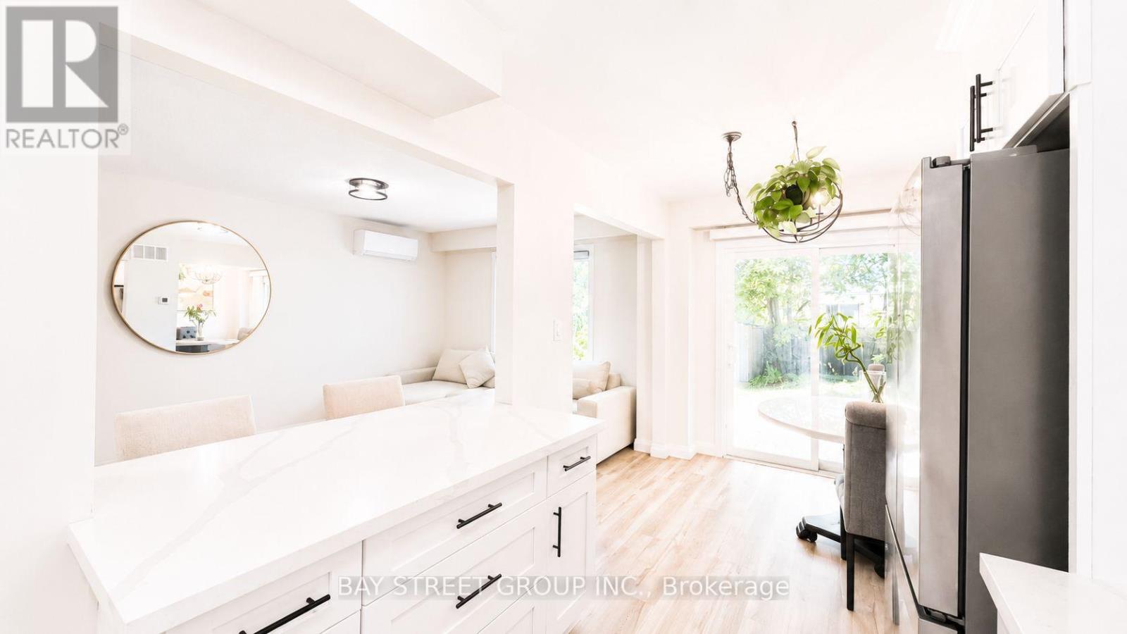 245 Browning Trail, Barrie photo 10