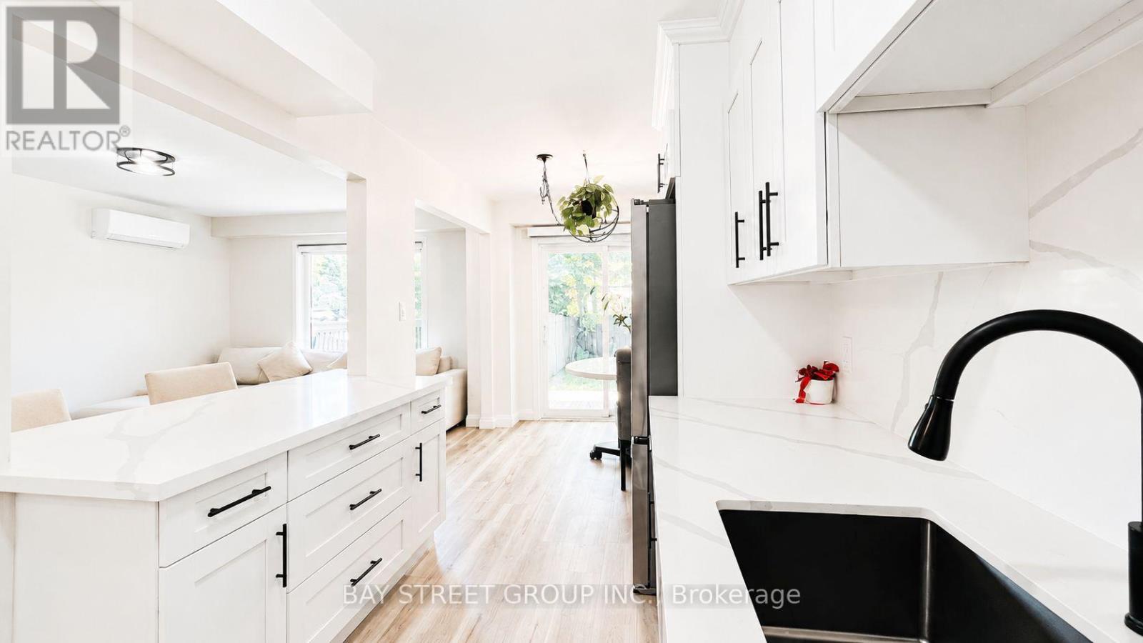 245 Browning Trail, Barrie photo 12