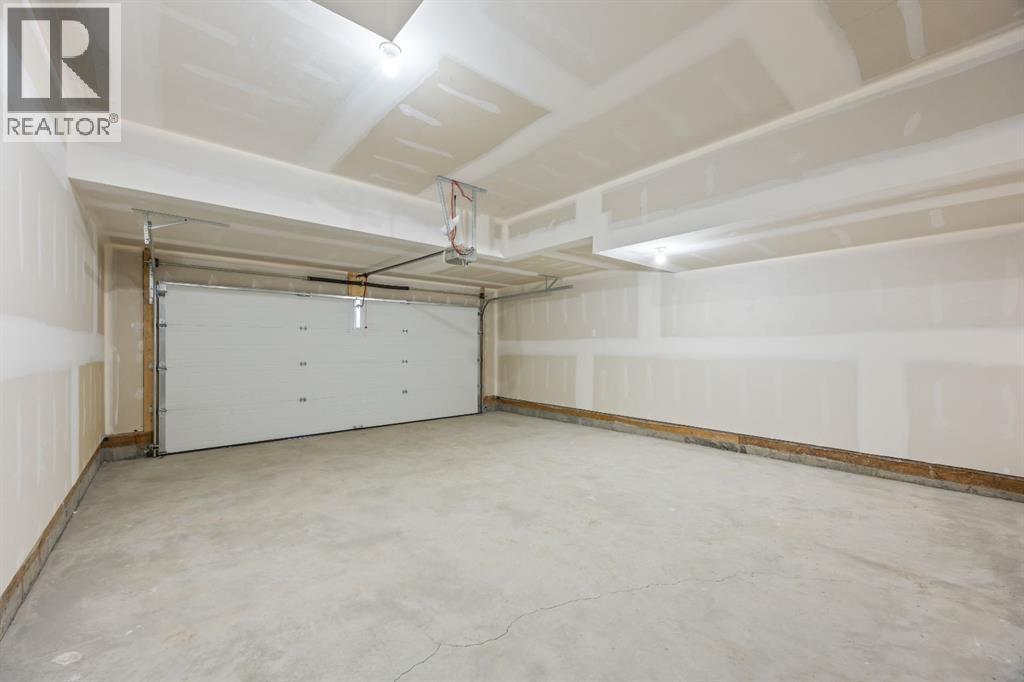 112 Greenwich Drive NW - Image 9
