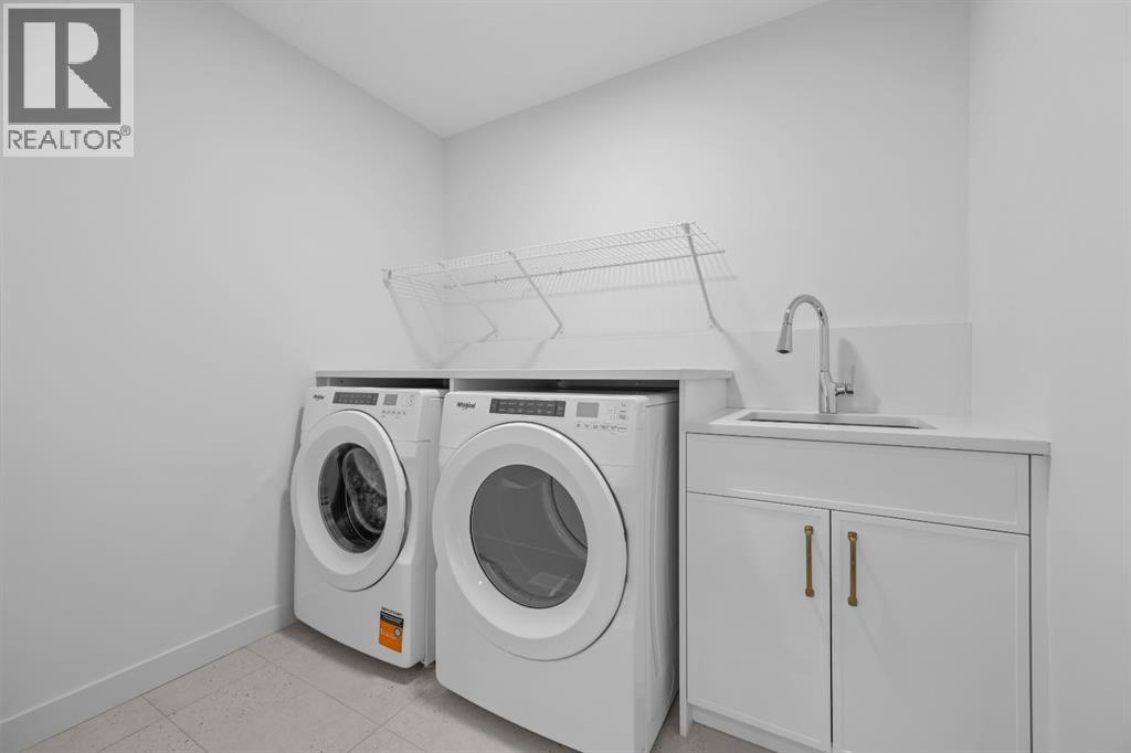 112 Greenwich Drive NW - Image 43