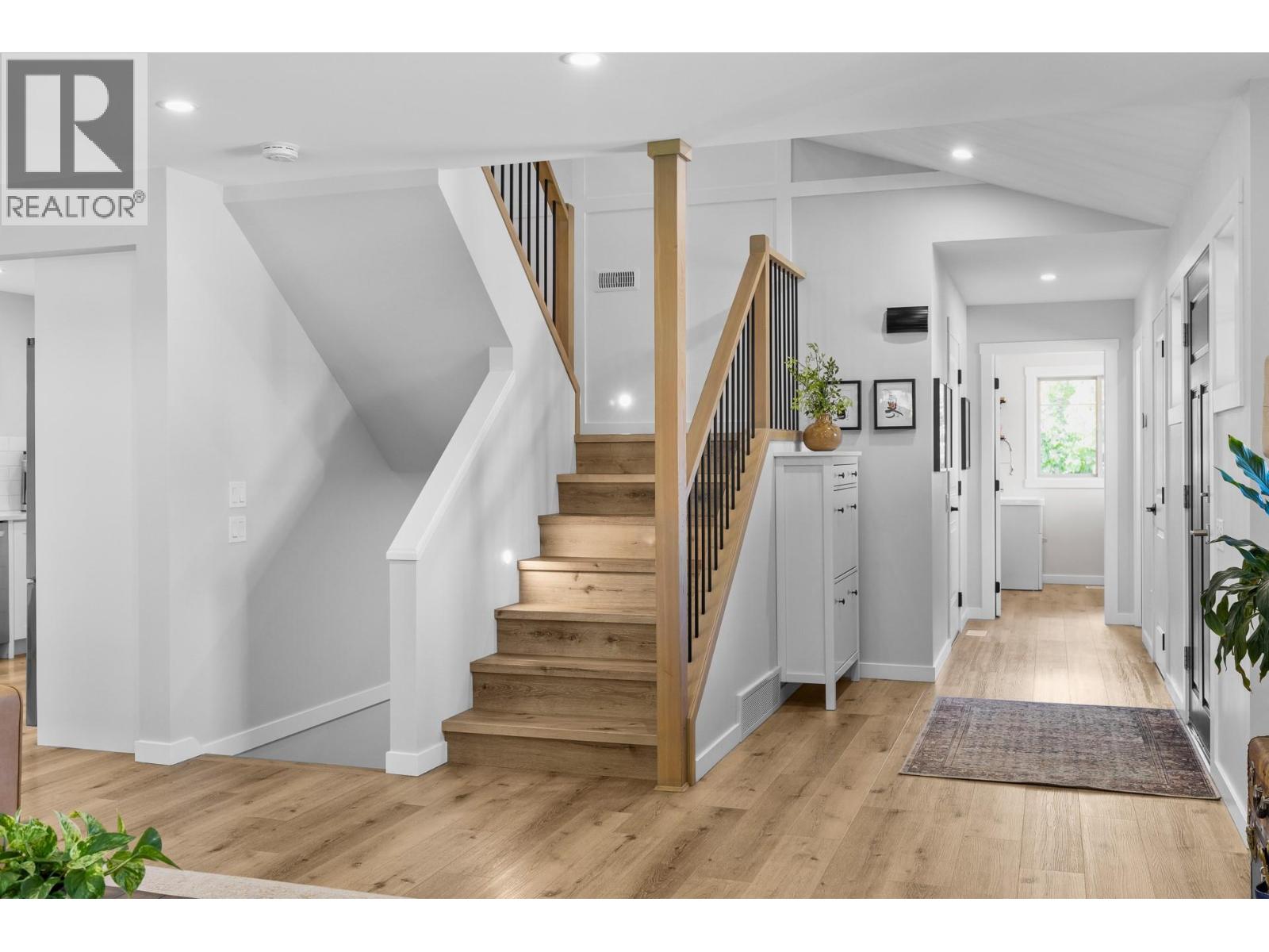 905 Paret Crescent, Kelowna