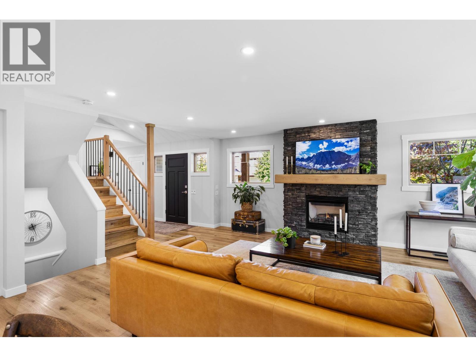 905 Paret Crescent, Kelowna