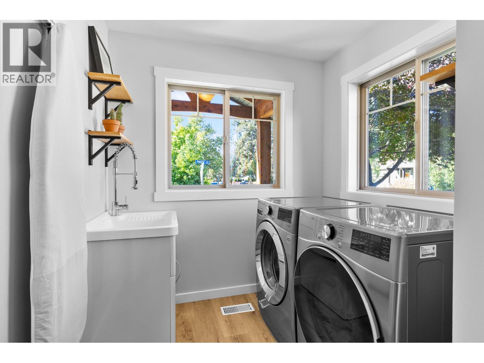 905 Paret Crescent - 30