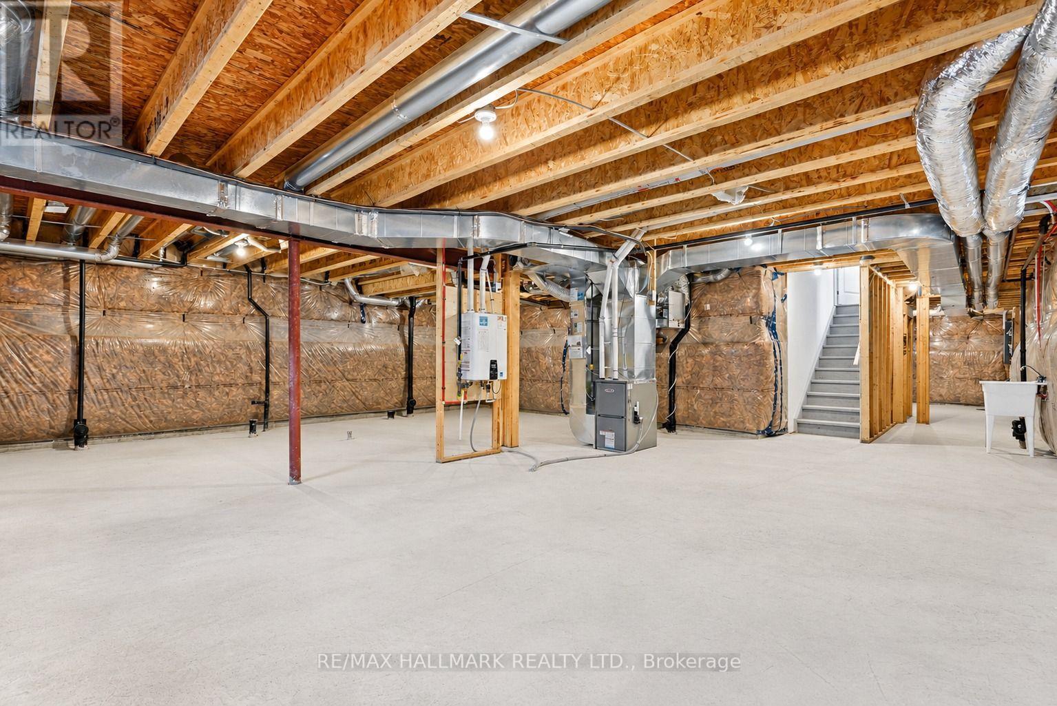 84 GRETZKY AVENUE - 40