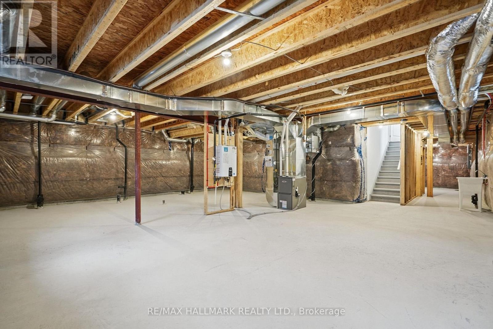 84 GRETZKY AVENUE - 41