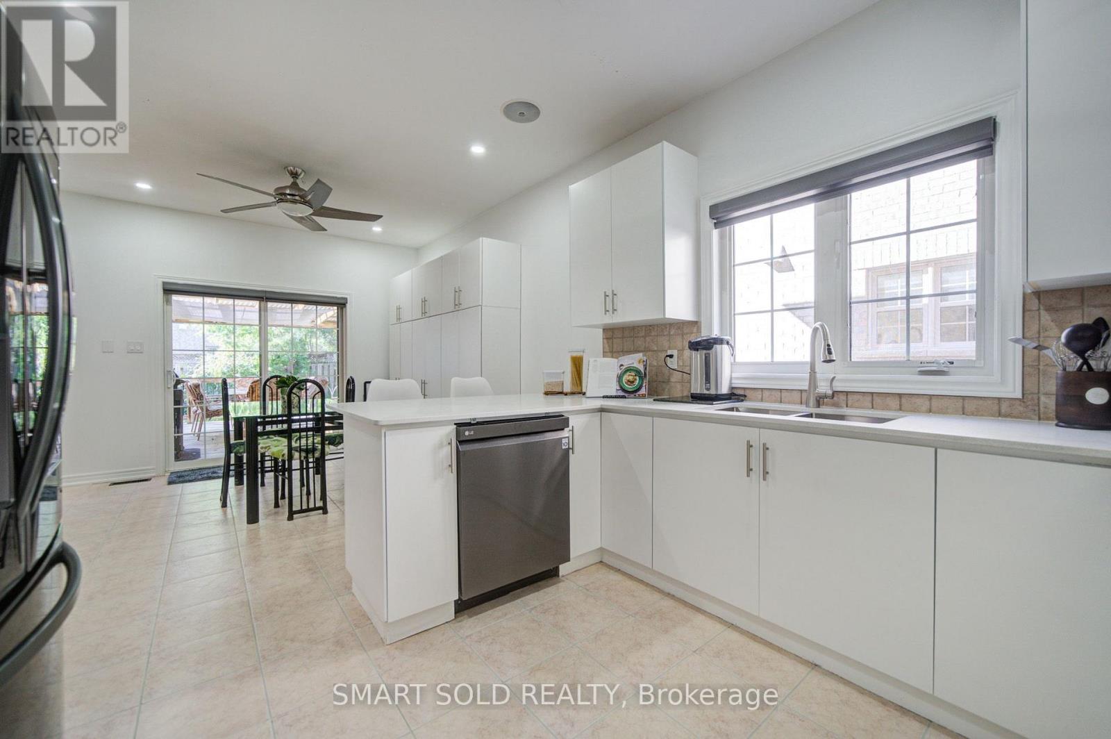 14 Giordano Way, Vaughan, ON photo 13