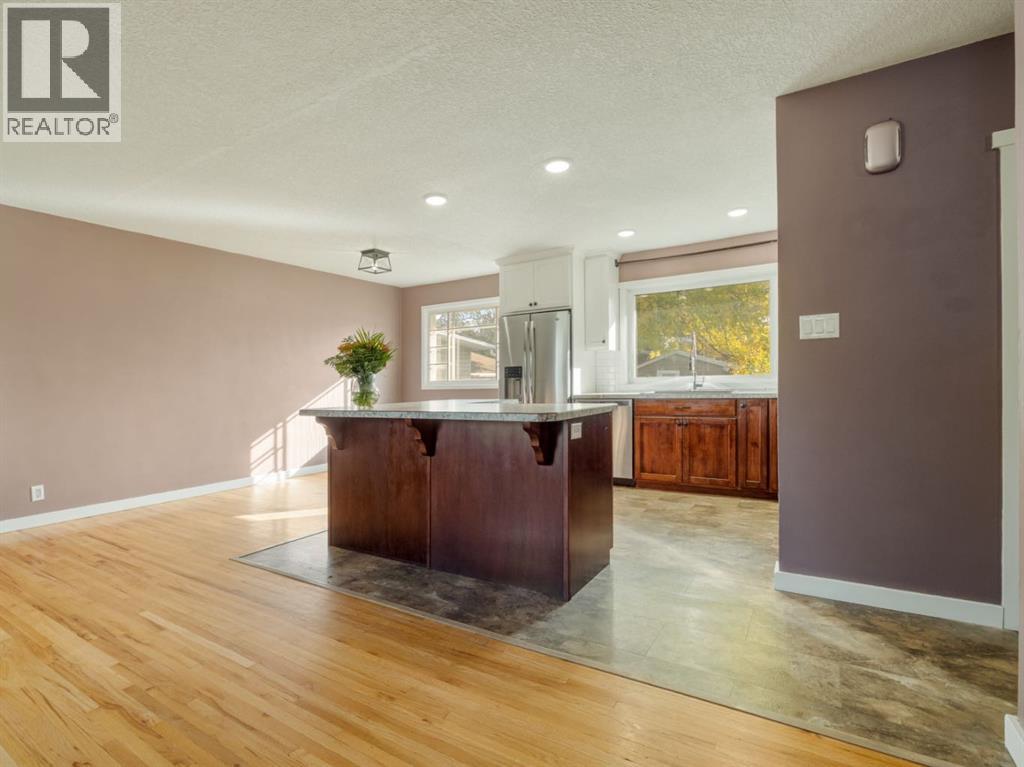 309 26 Street S - Image 7