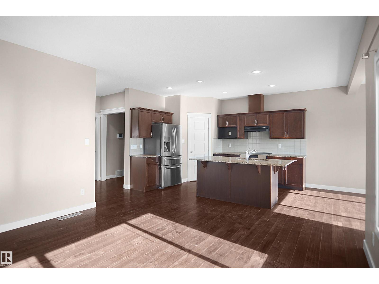 3863 170 AV NW - 20