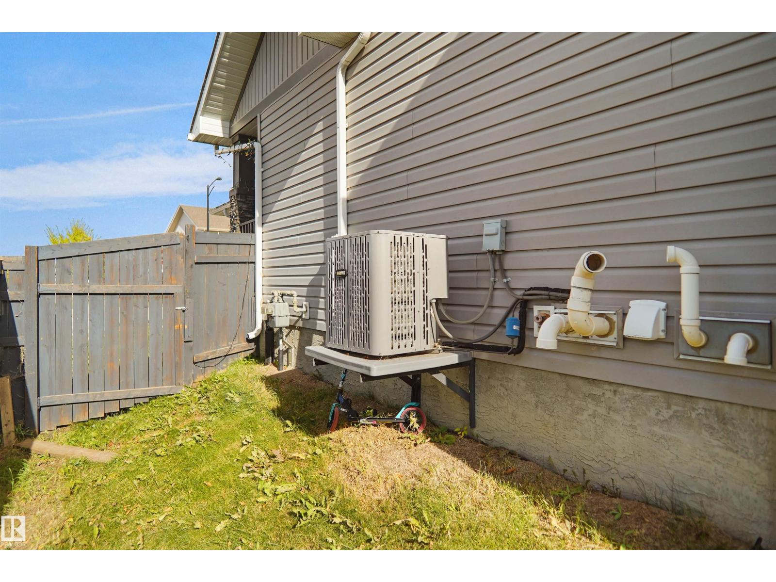 3863 170 AV NW - Image 49