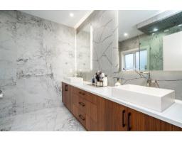 13821 Malabar Avenue, White Rock, BC V4B2X8 Photo 31