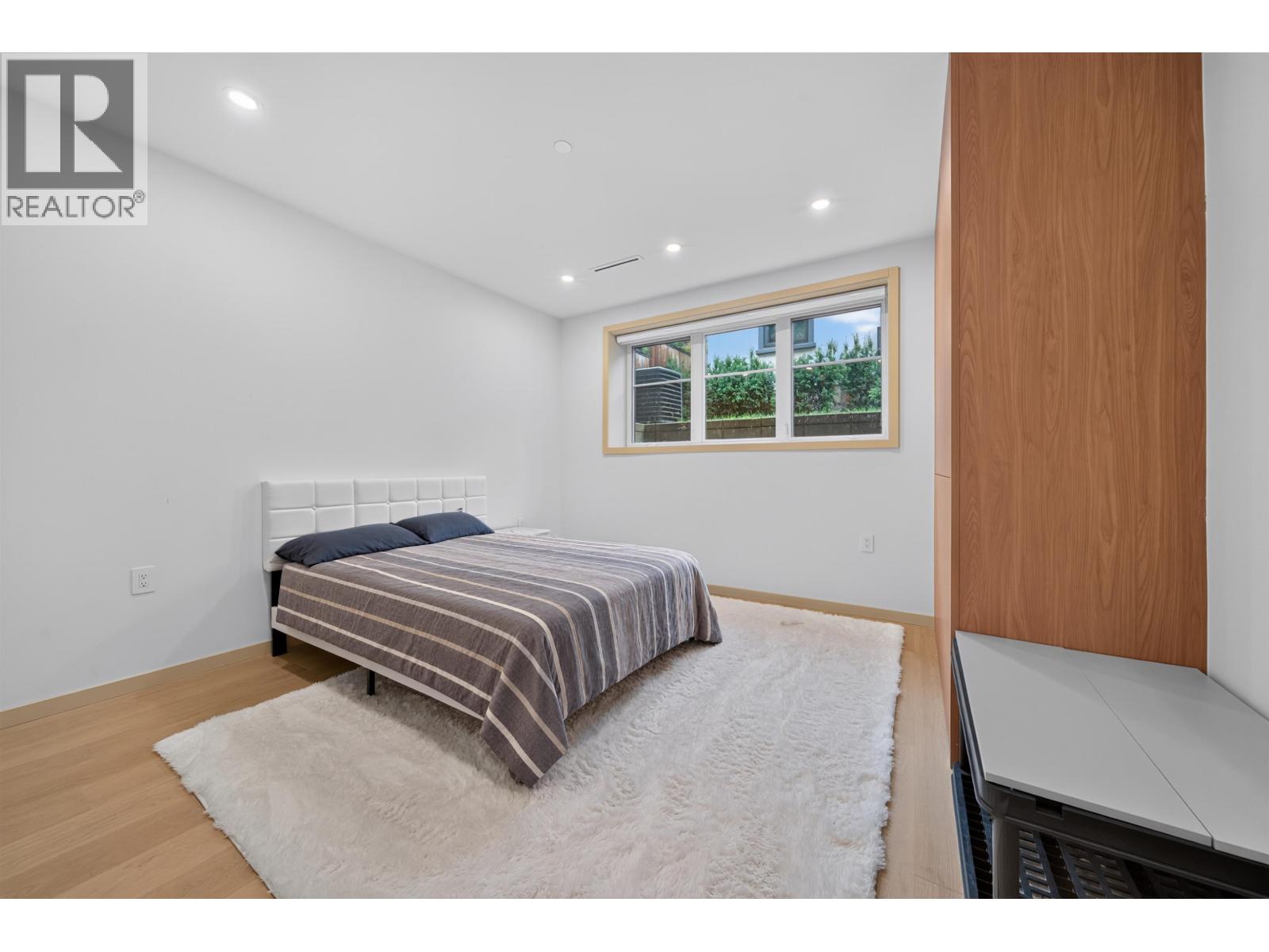 Photo of 6664 BALSAM STREET 19
