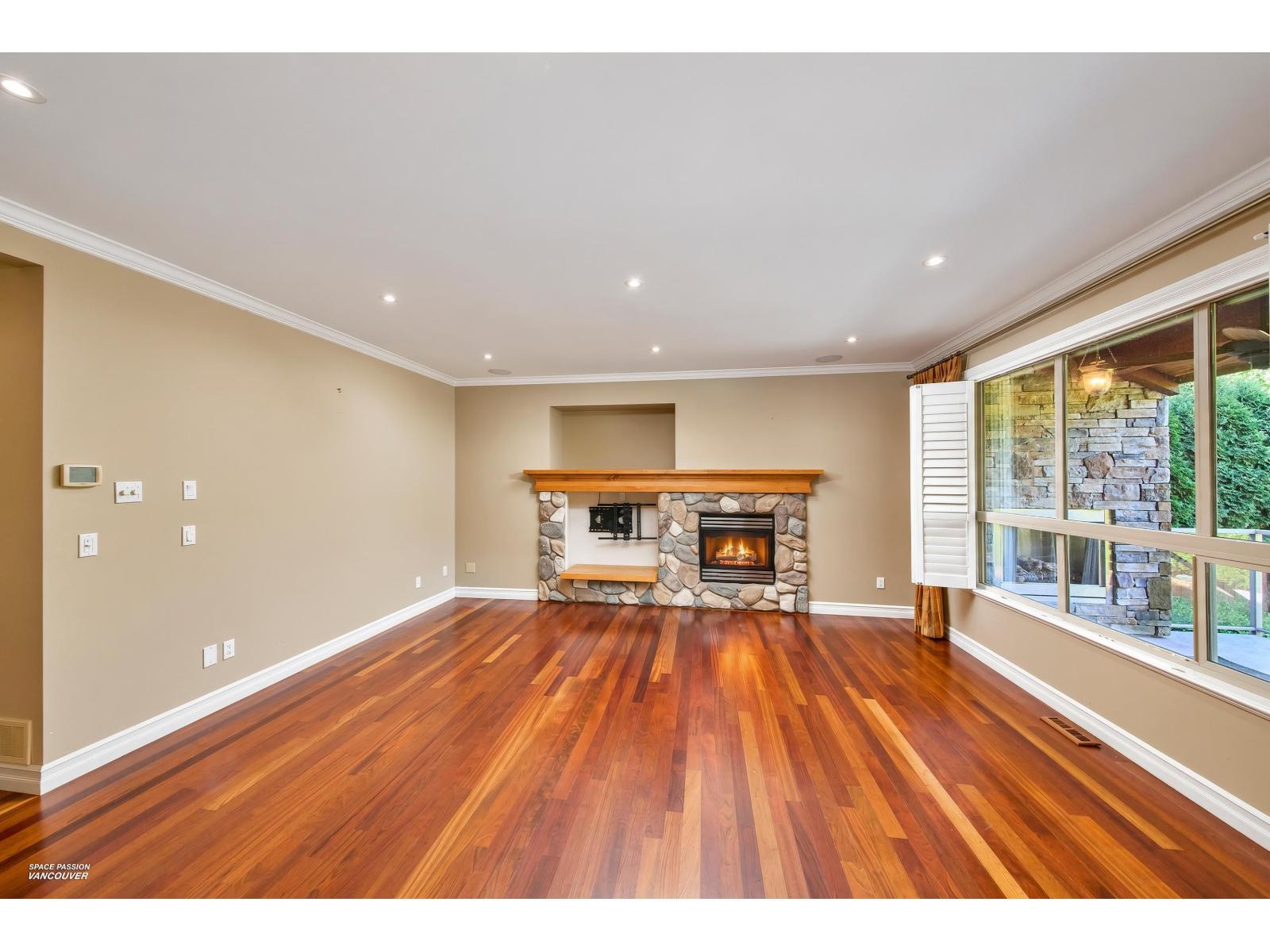 15527 37A AVENUE, Surrey - Image 1
