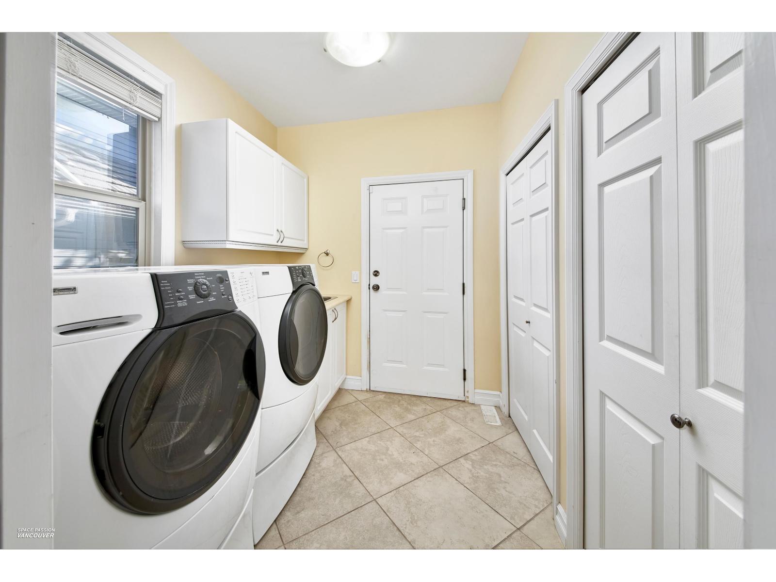 15527 37A AVENUE, Surrey - Image 1