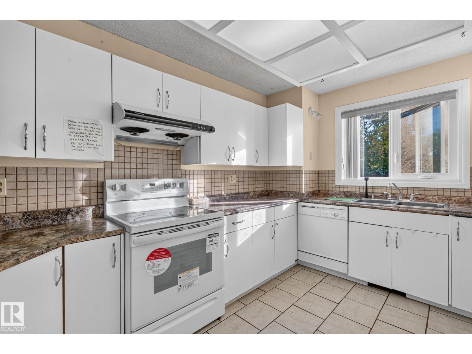 11 HOWSON CR NW - 9