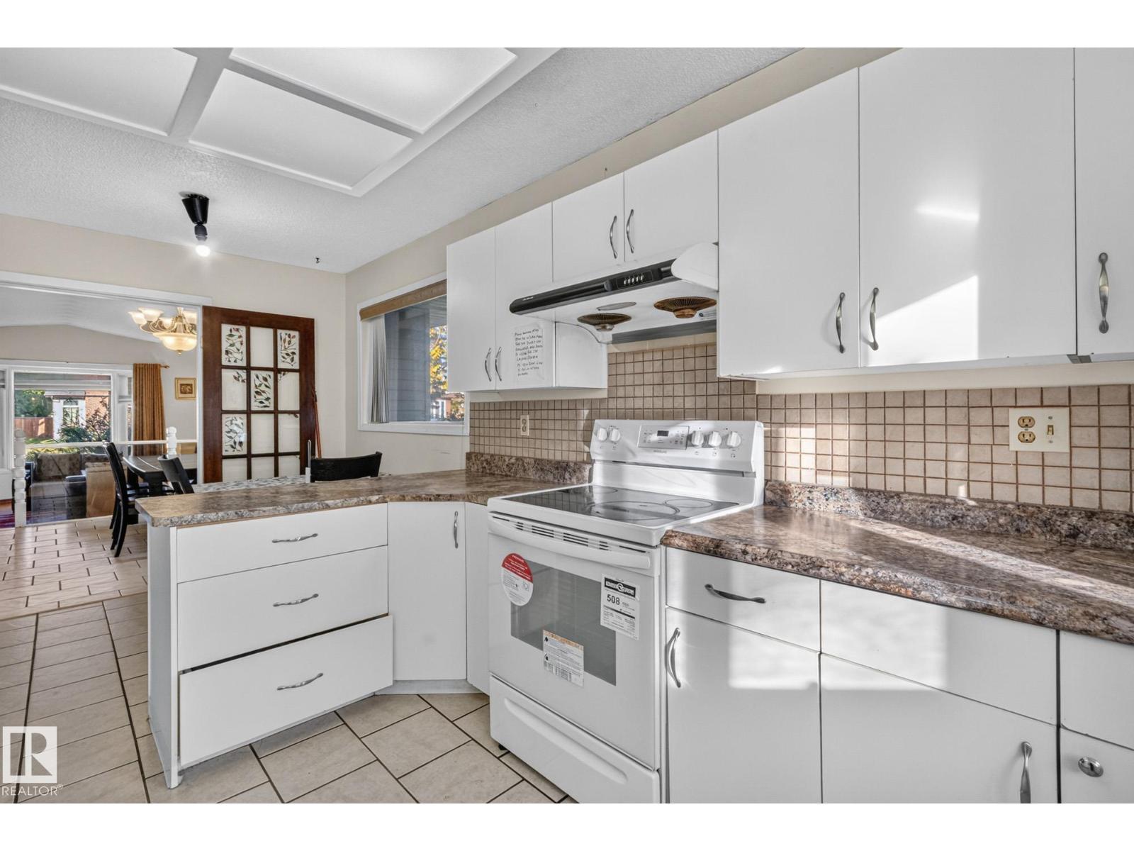 11 HOWSON CR NW - 11