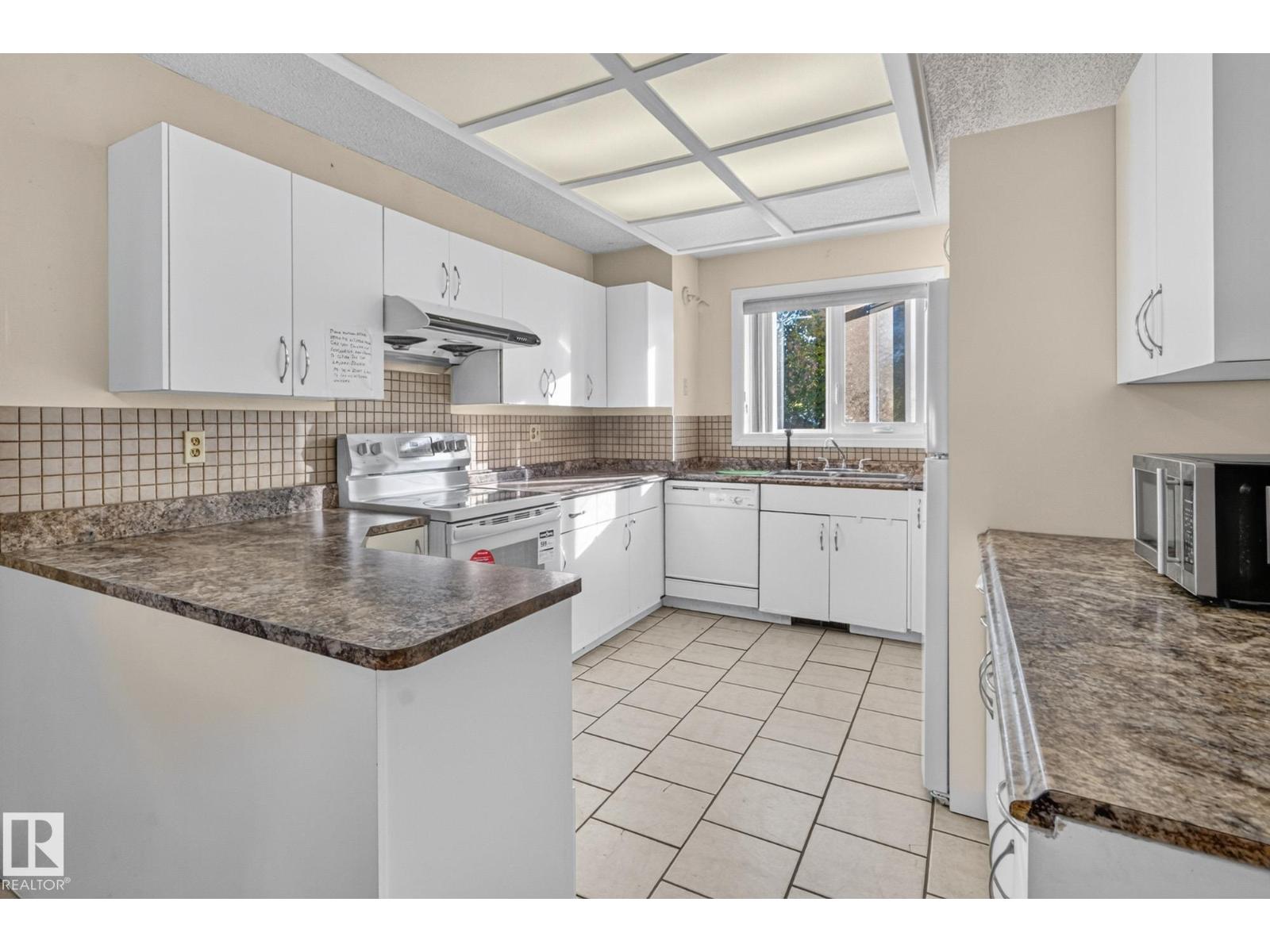 11 HOWSON CR NW - Image 8