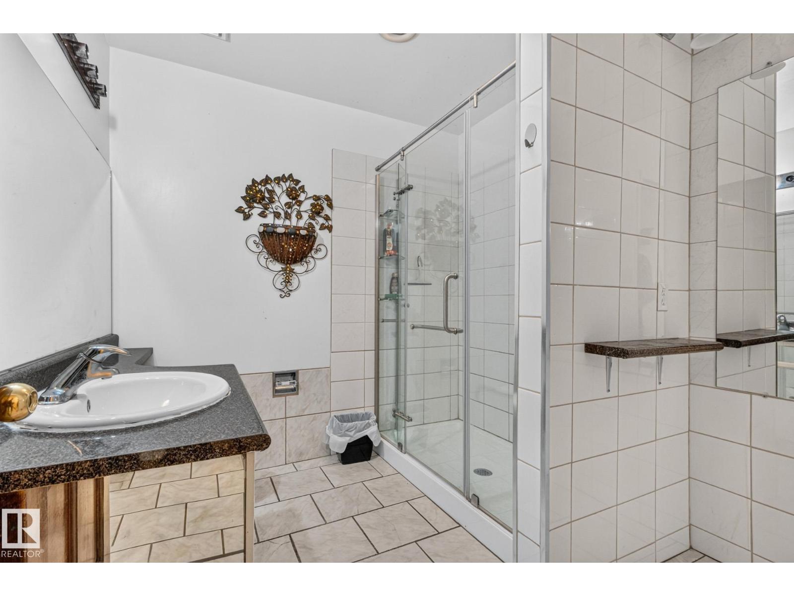 11 HOWSON CR NW - Image 21