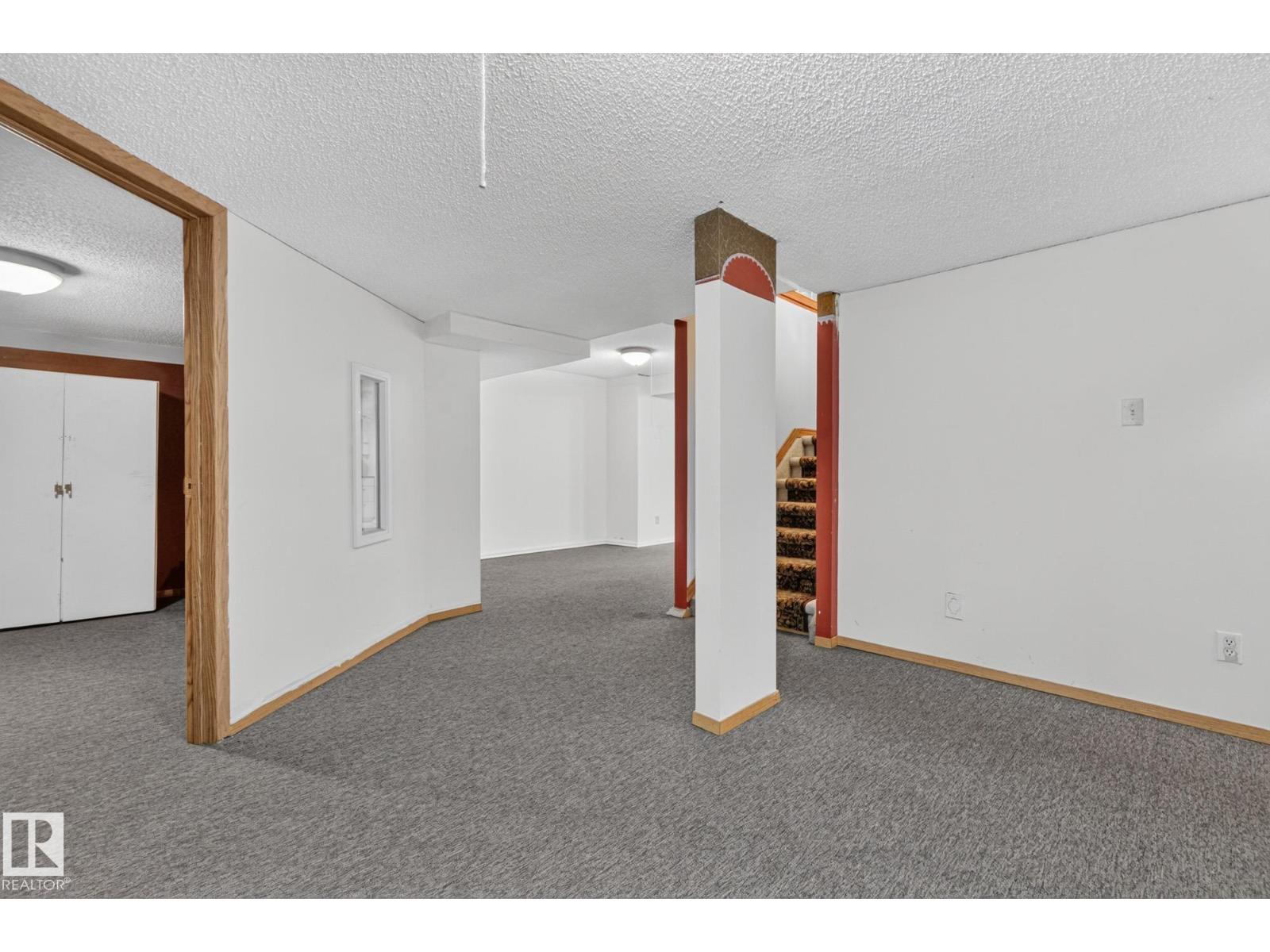 11 HOWSON CR NW - Image 25