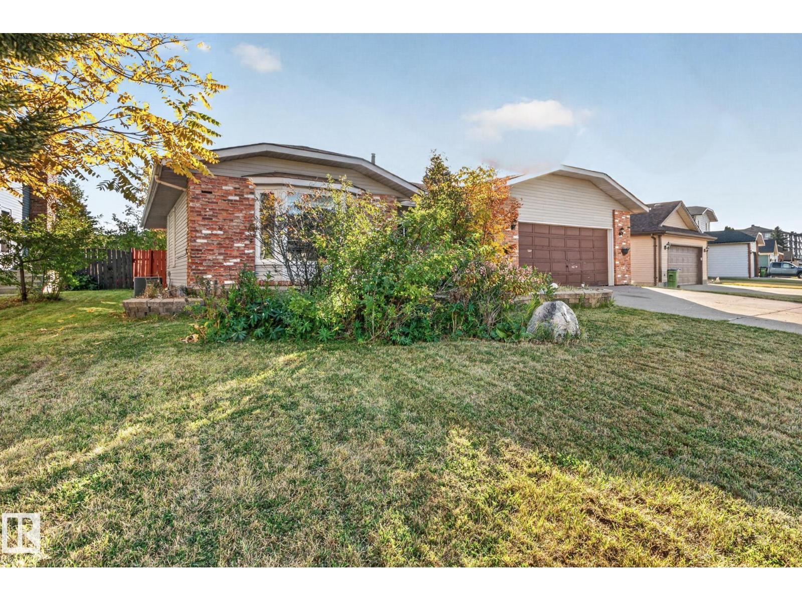 11 HOWSON CR NW - 47