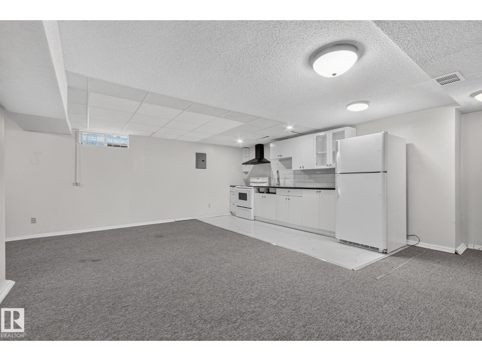 11 HOWSON CR NW - Image 30