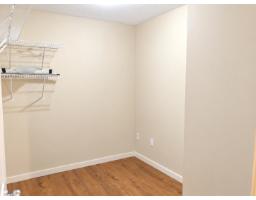 3f 10866 City Parkway, Surrey, BC V3T5W9 Photo 10