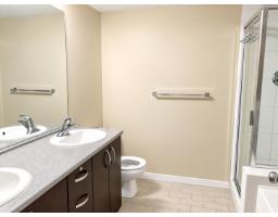 3f 10866 City Parkway, Surrey, BC V3T5W9 Photo 11