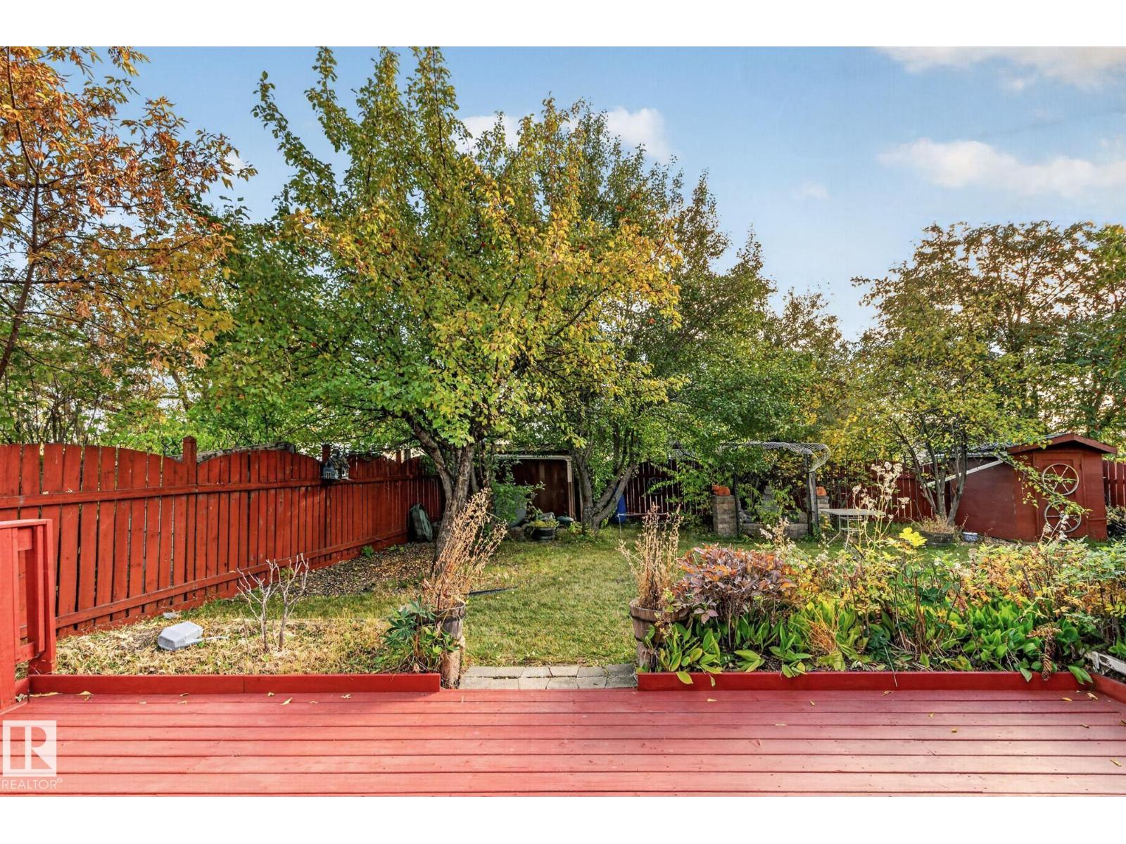 11 HOWSON CR NW - 38