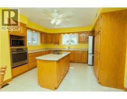 Bath (# pieces 1-6) - 15 Talisman Crescent, Fredericton, NB E3C1L9 Photo 9