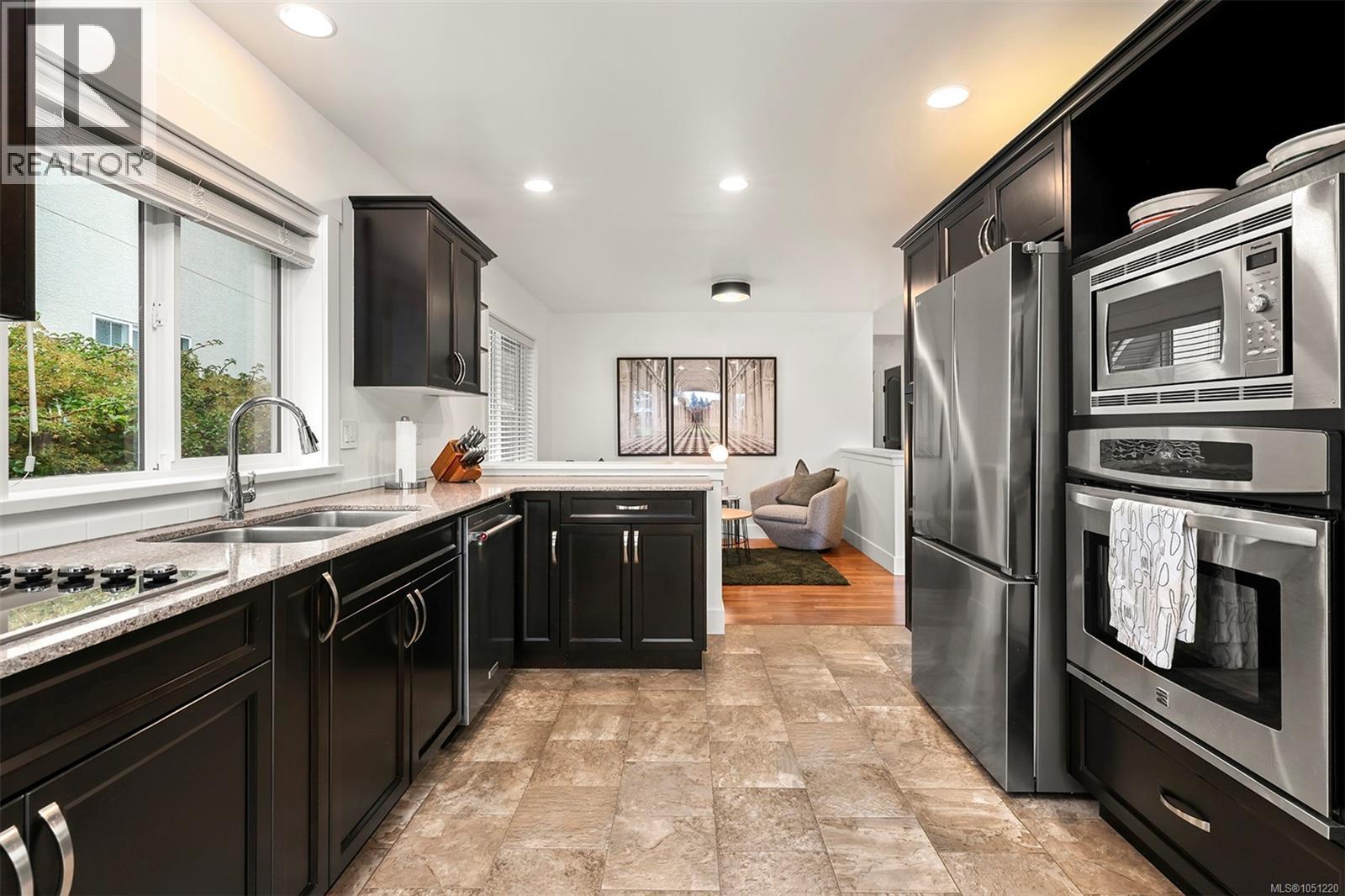 2859 ROYAL VISTA Way - Image 3