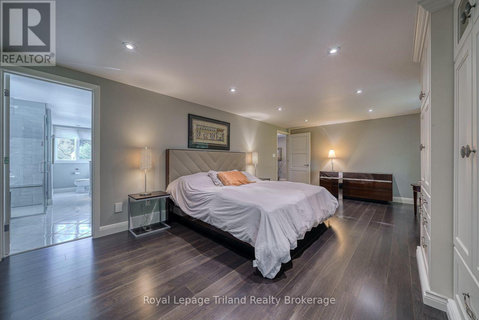 28 SEGAL DRIVE - 23