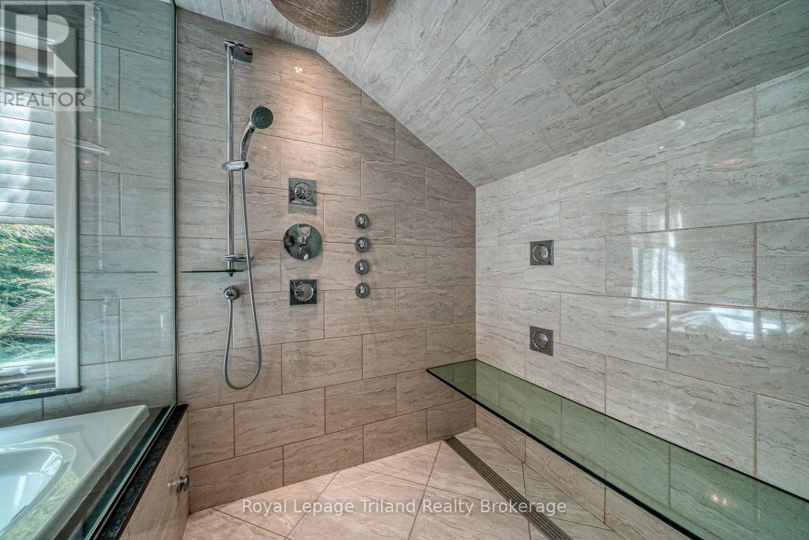 28 SEGAL DRIVE - 27
