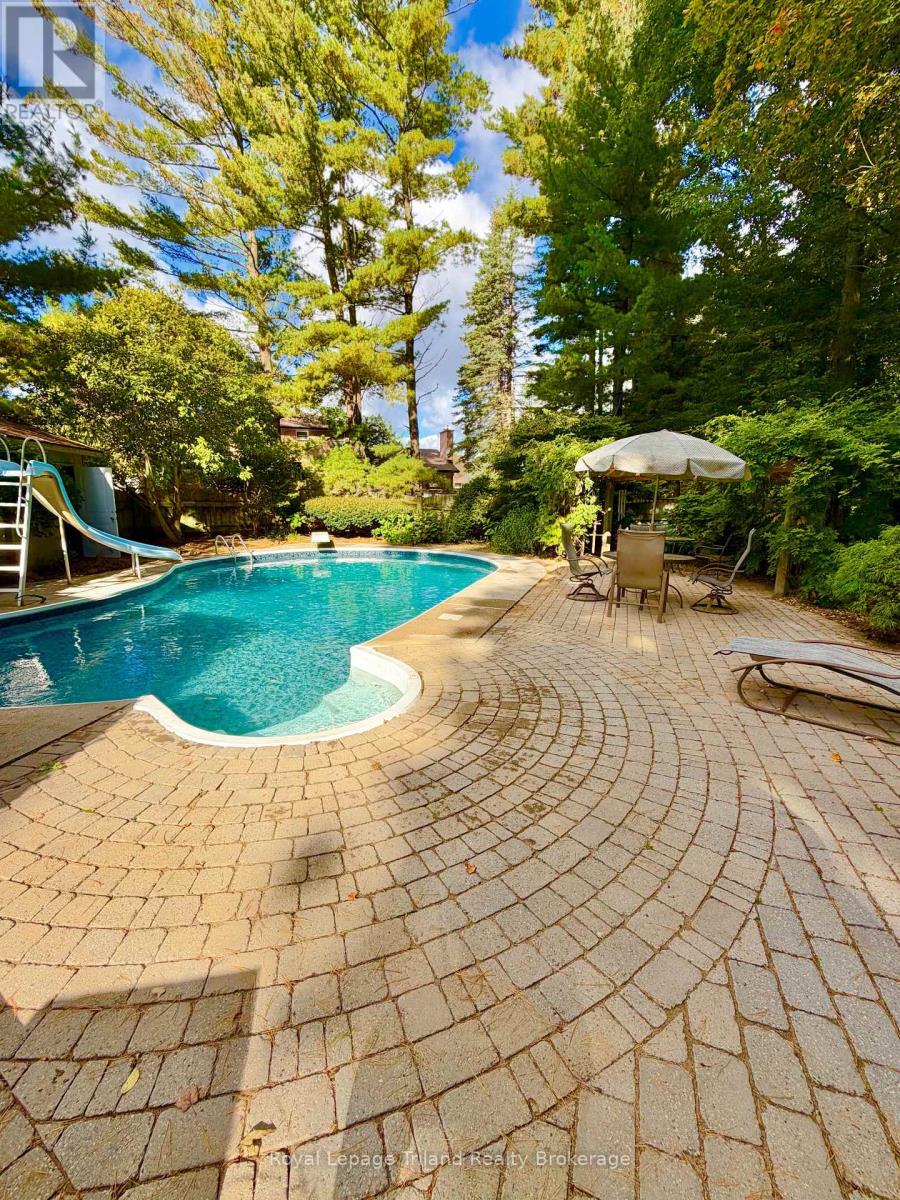 28 SEGAL DRIVE - 43