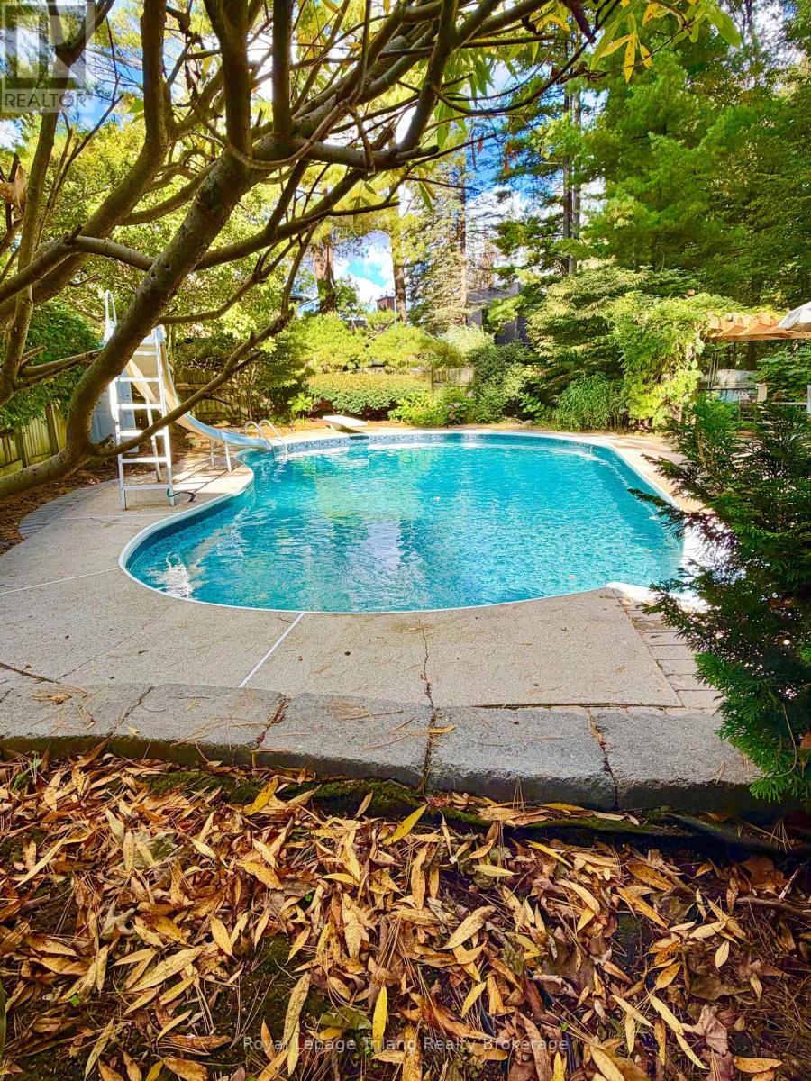 28 SEGAL DRIVE - 44