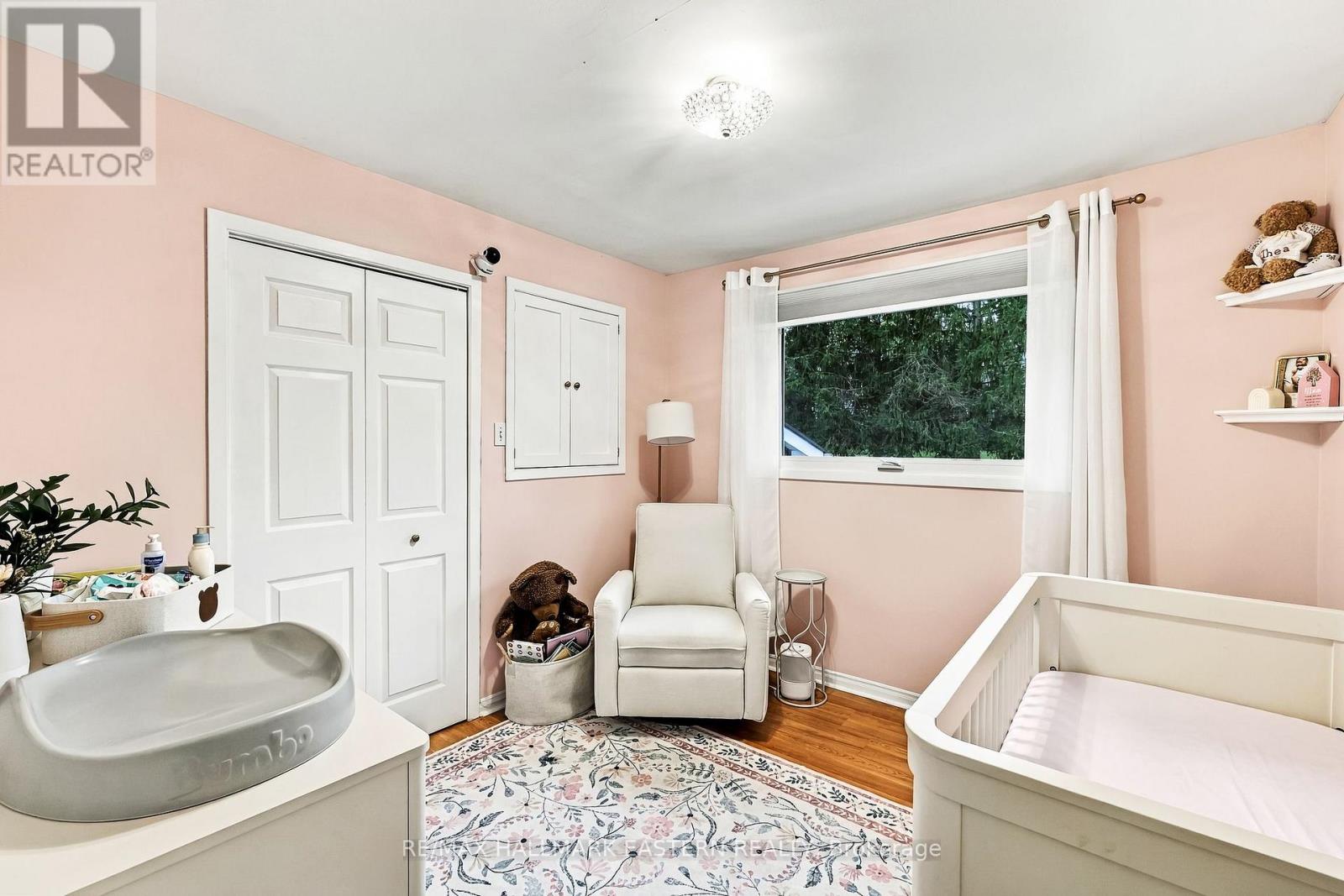 47 HUTCHINSON COURT - 27