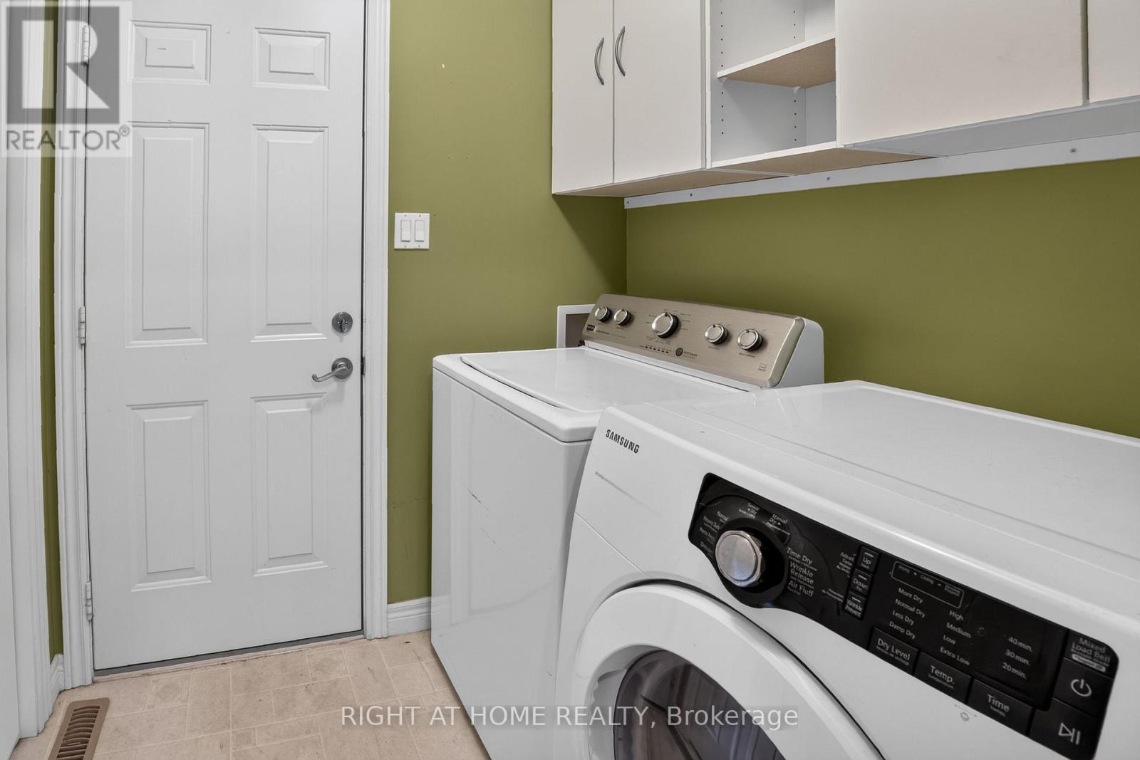 14 ORIOLE LANE - 12