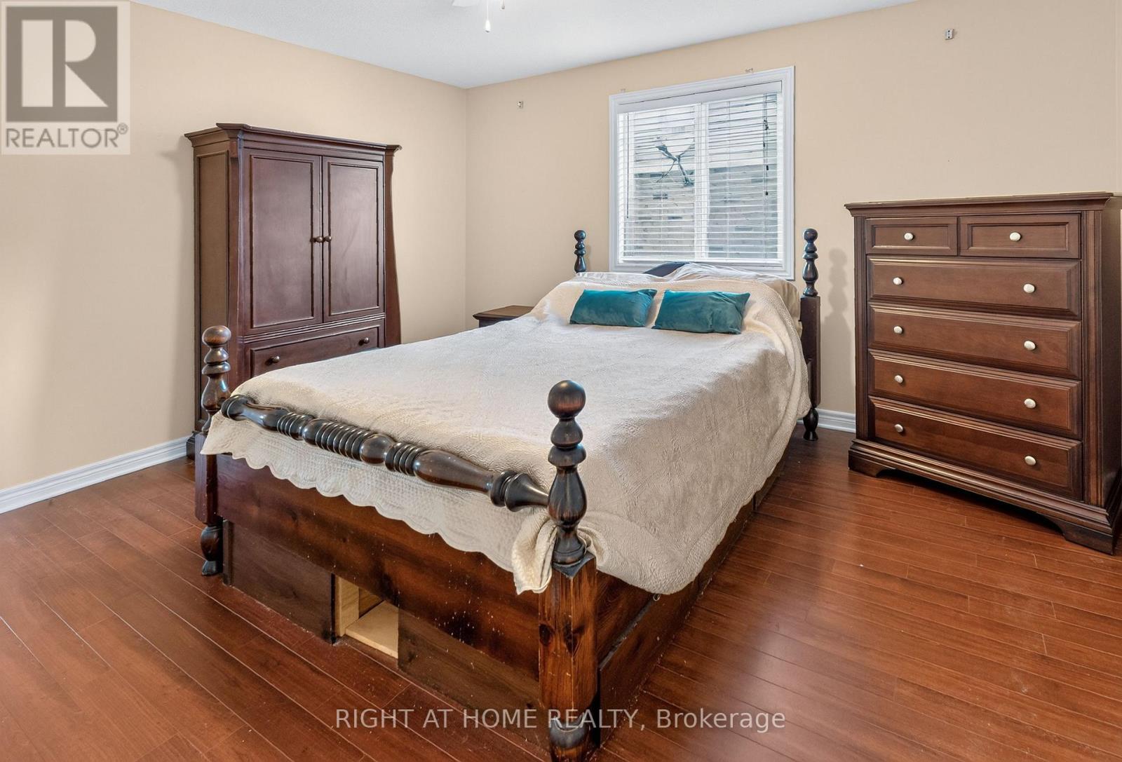 14 ORIOLE LANE - 13