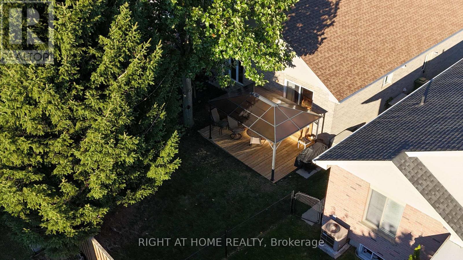 14 ORIOLE LANE - 32