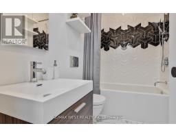 Primary Bedroom - 734 Shaw Street, Toronto, ON M6G3L7 Photo 14